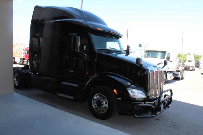 2022 Peterbilt 579-6
