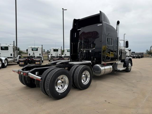 2022 Peterbilt 389-7