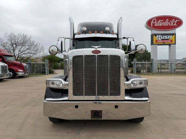 2022 Peterbilt 389-11