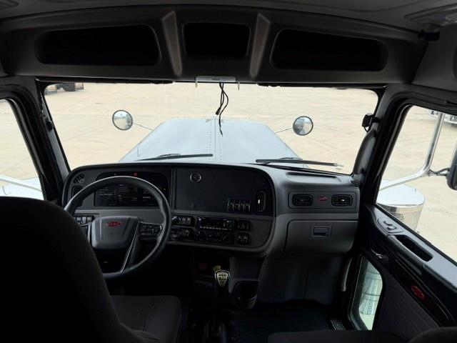 2022 Peterbilt 389-51