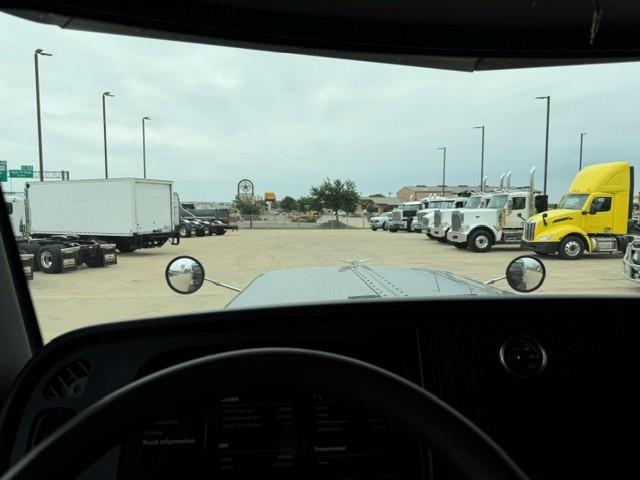 2022 Peterbilt 389-53