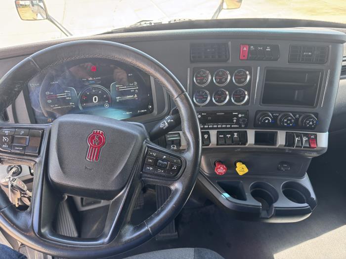 2022 Kenworth T680-12