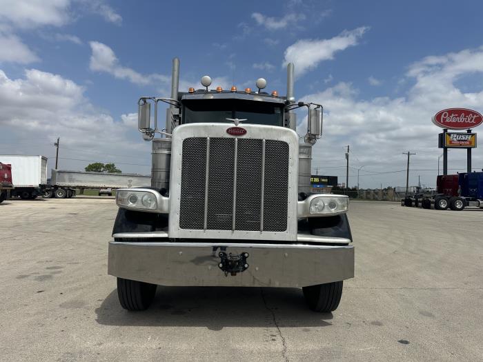2020 Peterbilt 389-2