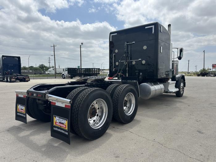 2020 Peterbilt 389-7