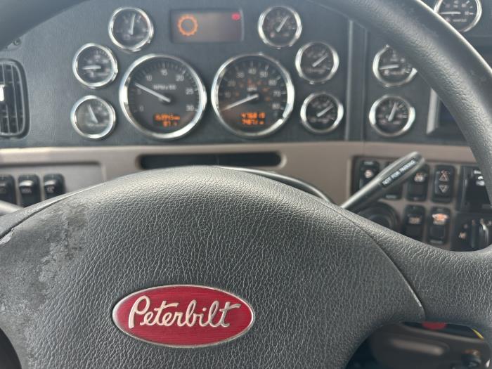 2020 Peterbilt 389-9