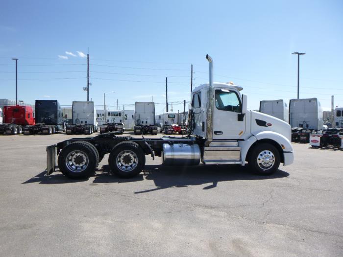 2020 Peterbilt 579-8