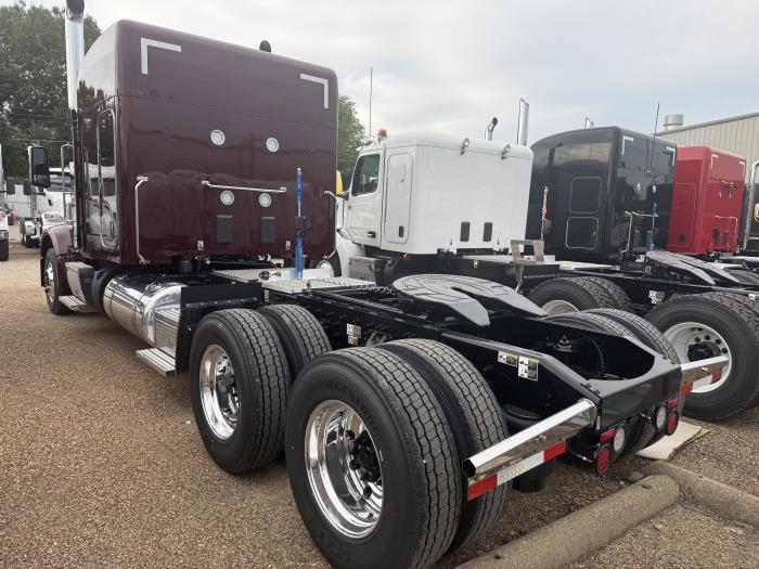2027 Peterbilt 567-2