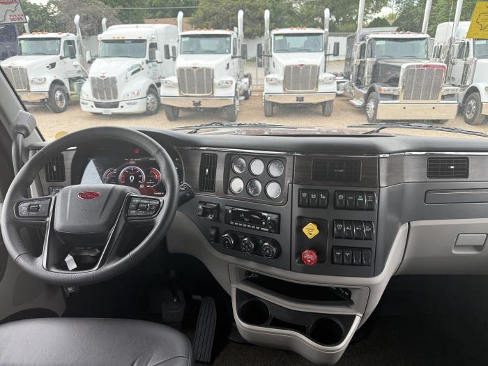 2027 Peterbilt 567-25