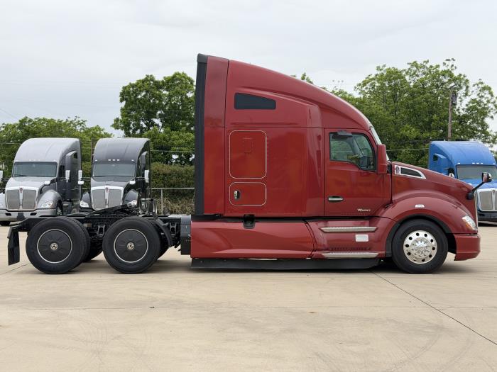2022 Kenworth T680-4