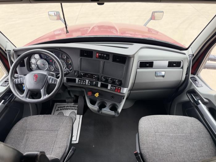 2022 Kenworth T680-27
