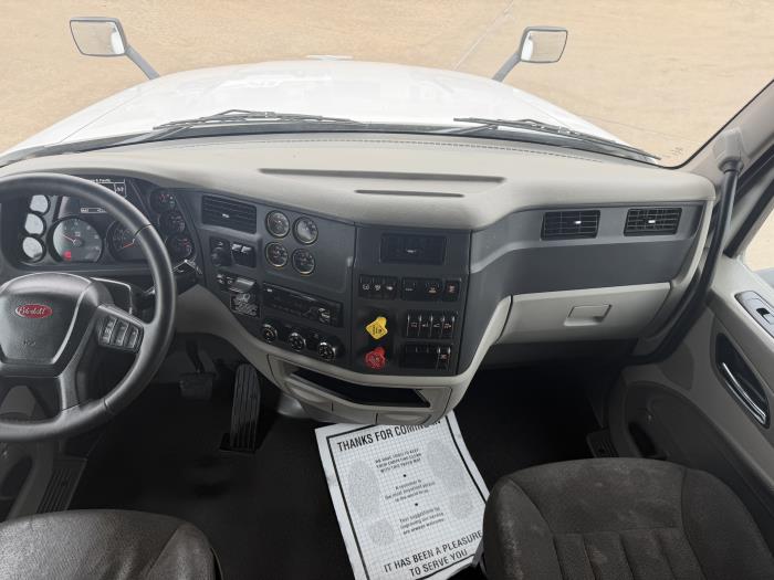 2020 Peterbilt 579-30