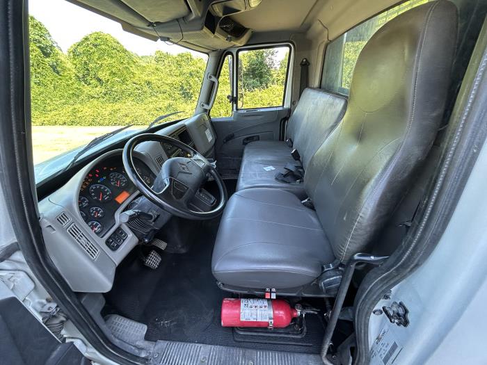 2019 International 4300-8