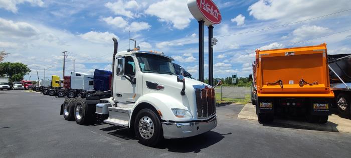 2020 Peterbilt 579-9