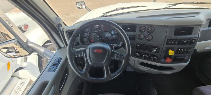 2020 Peterbilt 579-21