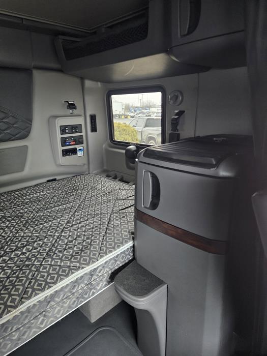 2025 International LT625-6