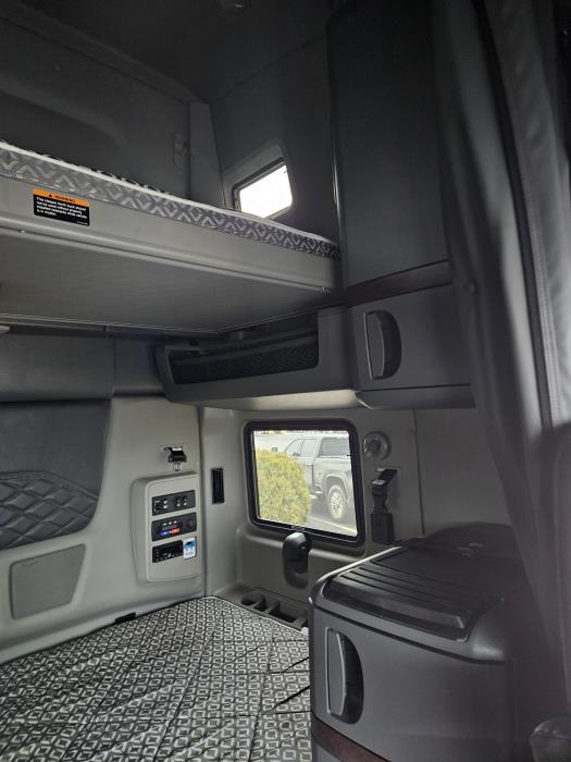 2025 International LT625-7