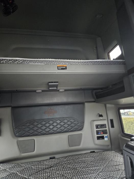 2025 International LT625-8