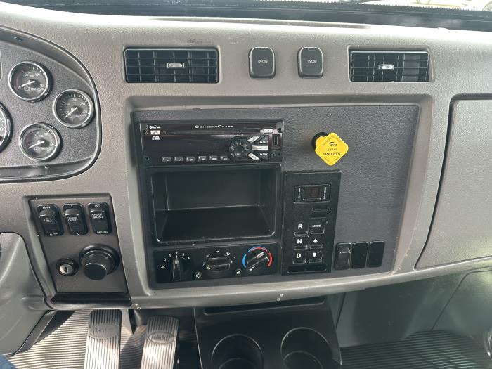 2020 Peterbilt 337-10