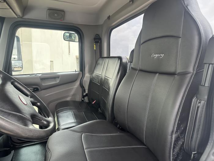 2020 Peterbilt 337-12