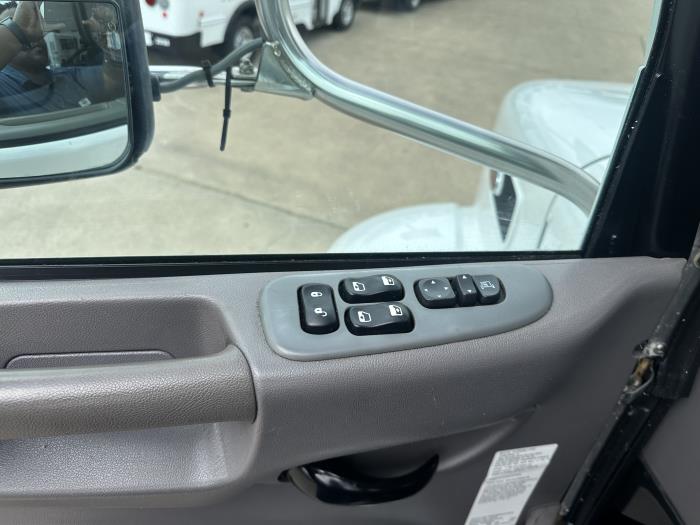 2020 Peterbilt 337-15