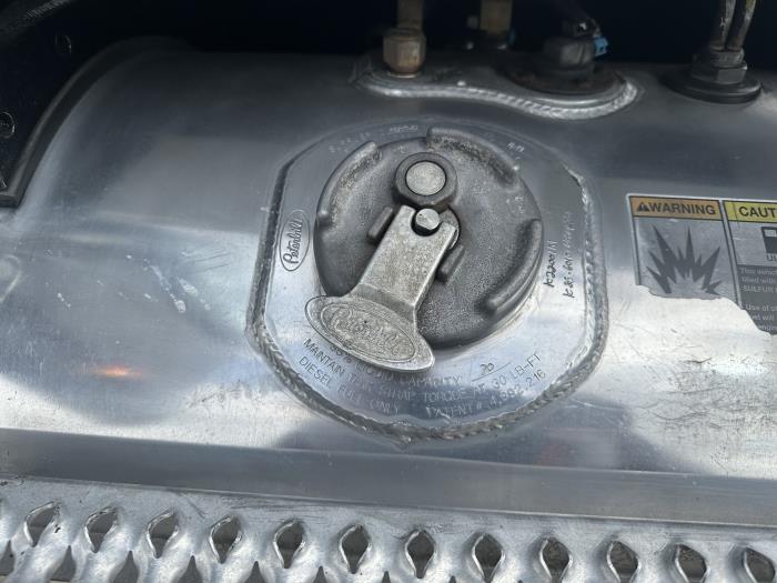 2020 Peterbilt 337-16