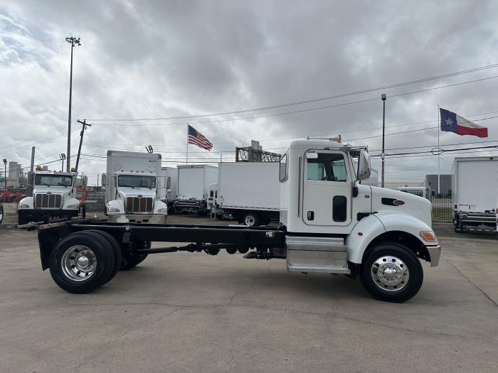 2020 Peterbilt 337-3