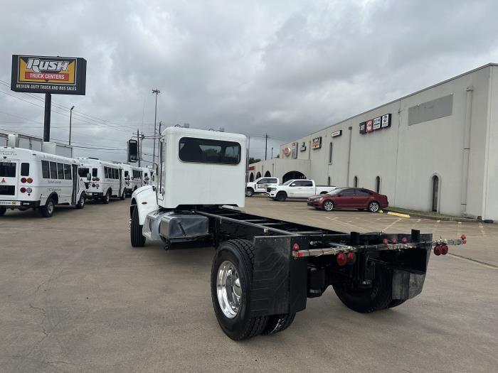 2020 Peterbilt 337-5