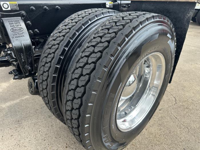 2020 Peterbilt 337-20