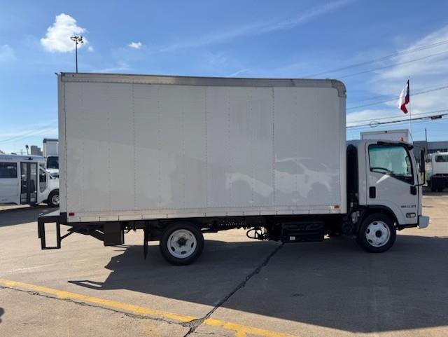 2022 Isuzu NPR-XD-8