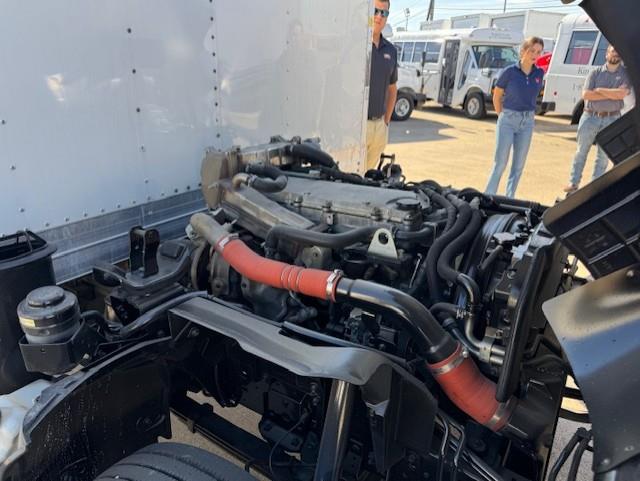 2022 Isuzu NPR-XD-34