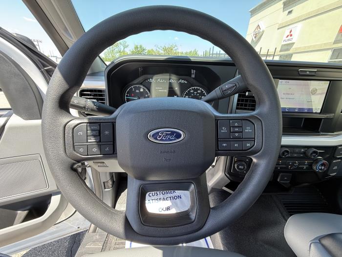 2025 Ford F-600-14