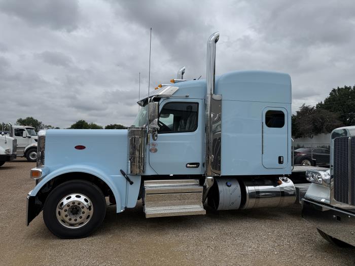 2027 Peterbilt 589-1