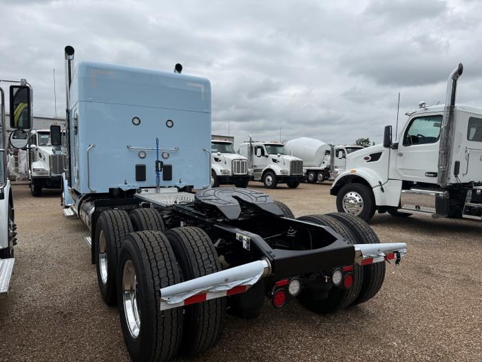 2027 Peterbilt 589-2