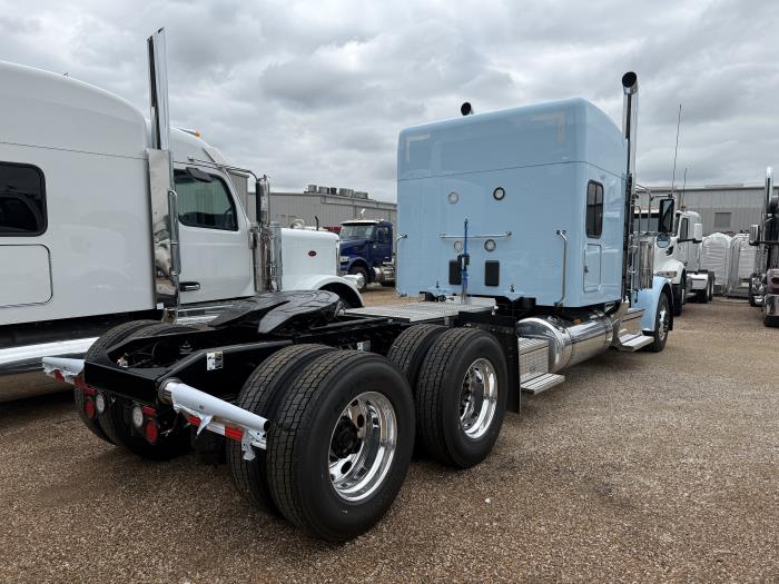 2027 Peterbilt 589-4