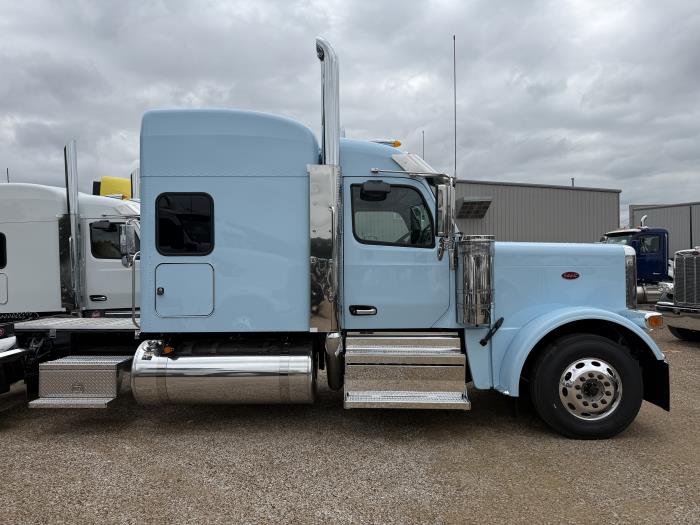2027 Peterbilt 589-6