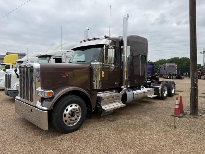 2027 Peterbilt 589-1