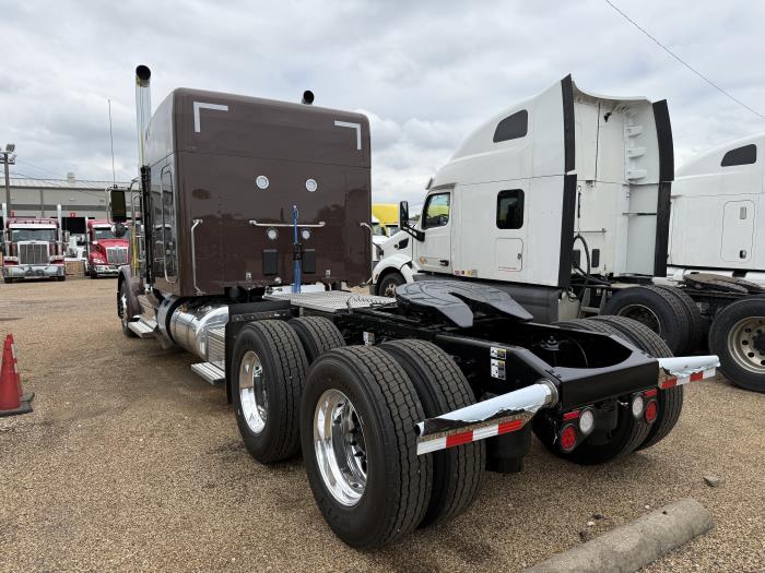 2027 Peterbilt 589-3