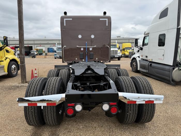 2027 Peterbilt 589-4