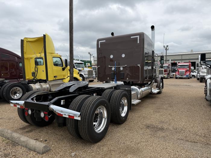 2027 Peterbilt 589-5