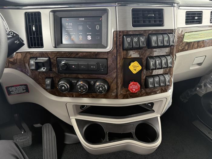 2027 Peterbilt 589-19