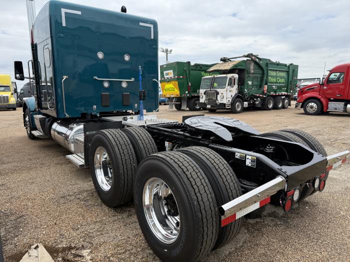 2027 Peterbilt 567-1