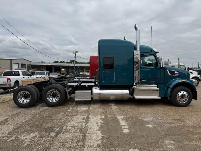 2027 Peterbilt 567-4