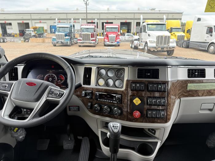 2027 Peterbilt 589-27