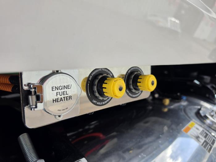 2027 Peterbilt 567-12