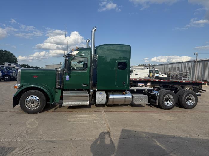 2027 Peterbilt 589-4