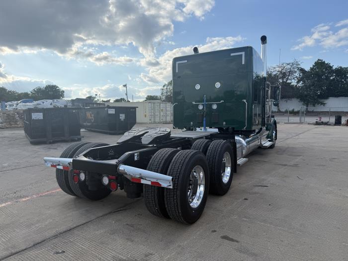 2027 Peterbilt 589-8