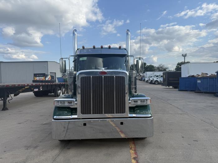 2027 Peterbilt 589-10