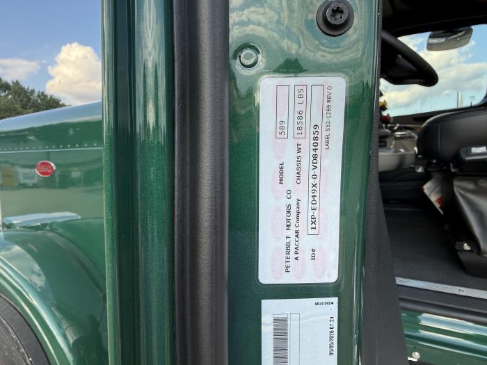 2027 Peterbilt 589-15