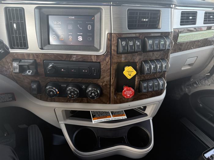 2027 Peterbilt 589-23