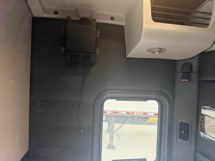 2027 Peterbilt 589-25